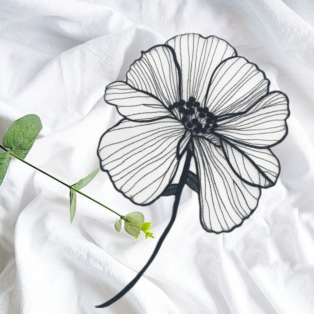 Embroidery On Black Shirt - Patch brodé, Applique florale brodée à
