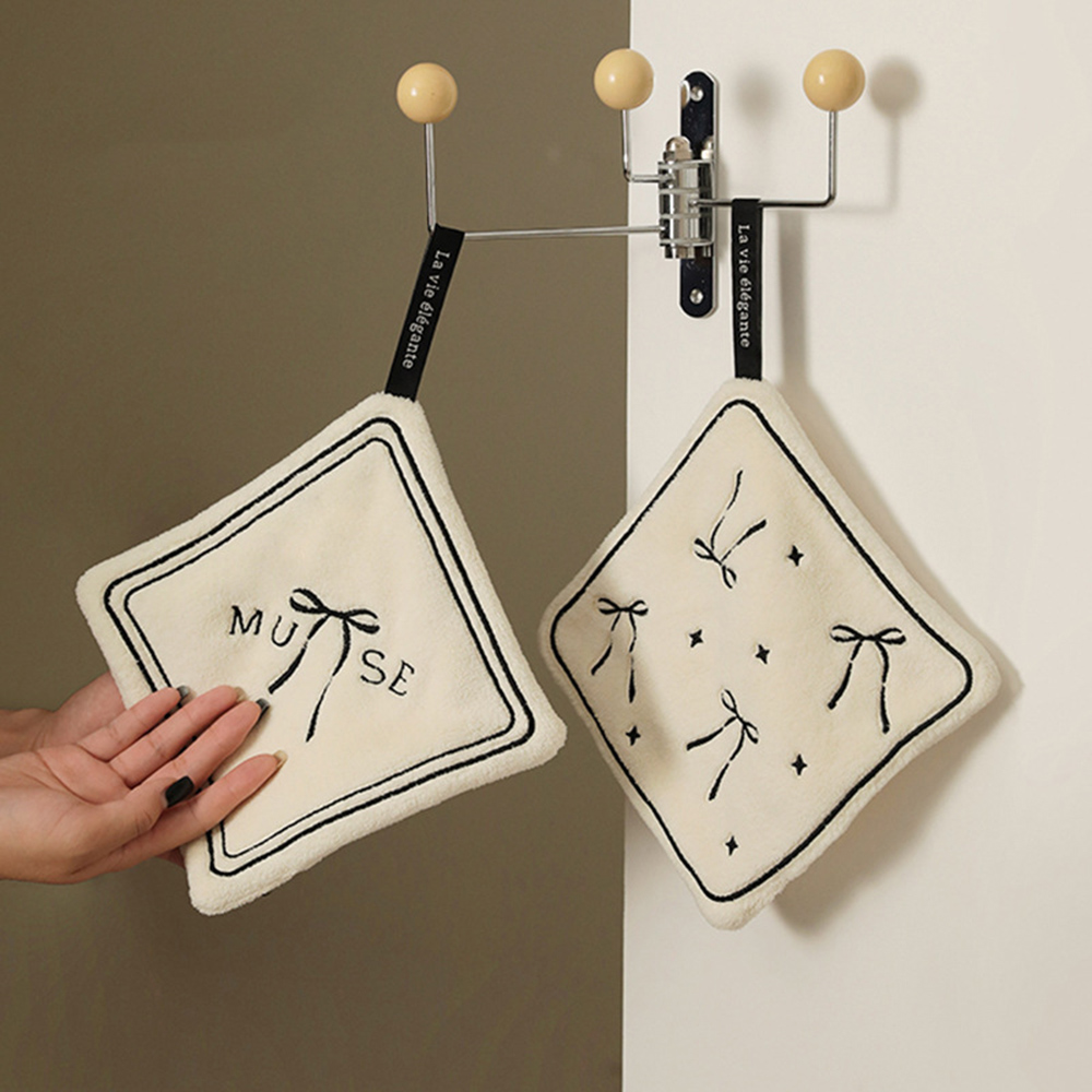 Jolie serviette de toilette su - Embroidery Towel avis et prix