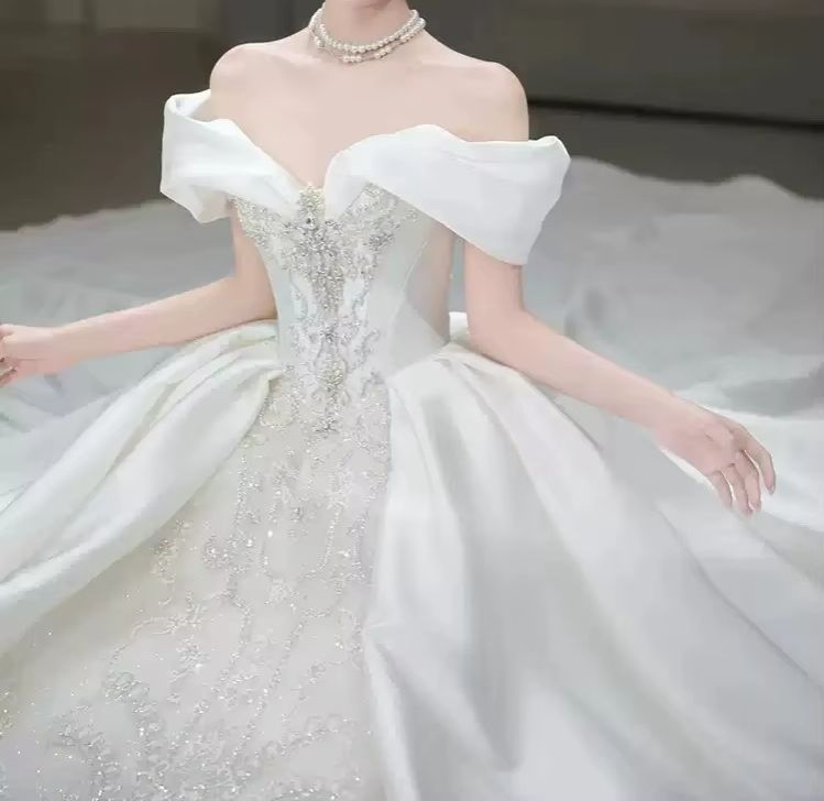 Robes de mariée chics à épaule - Embroidery Wedding avis et prix
